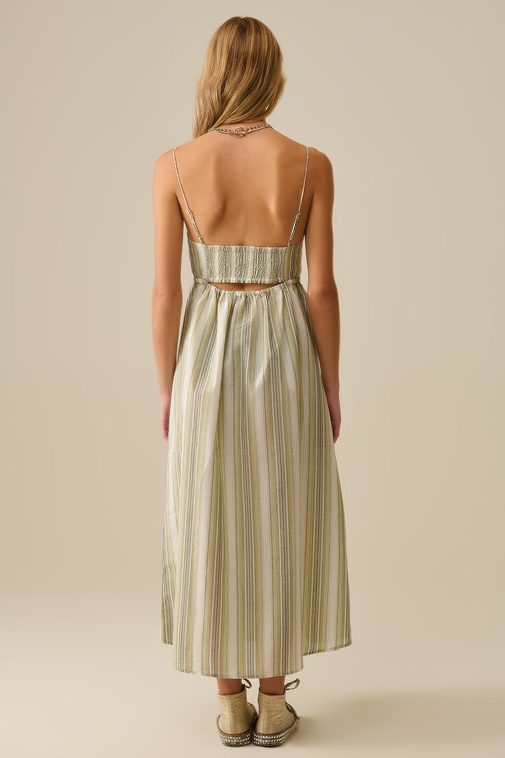 Trägerkleid mit V-Ausschnitt