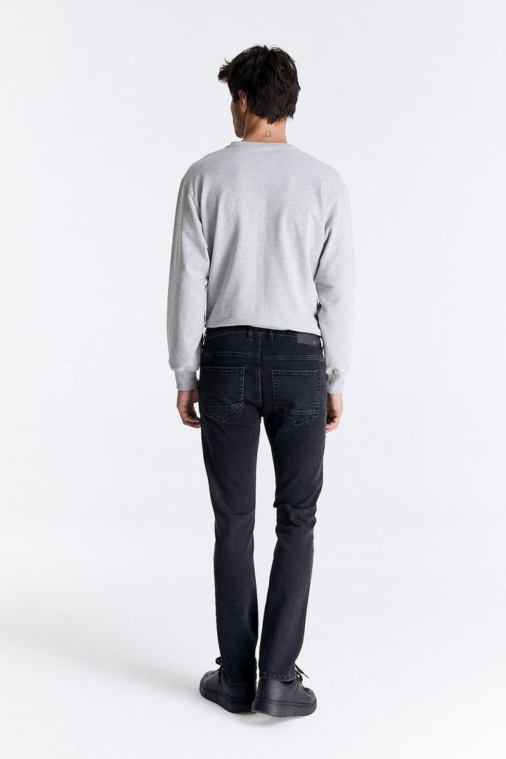 RAY Tapered Fit Jeans