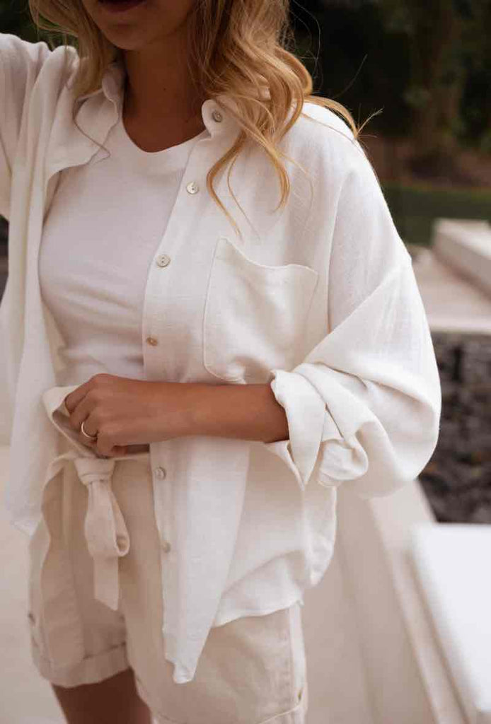 Oversized Damen Shirt aus Leinenmaterial in weiss I Unikat Store Karlsruhe
