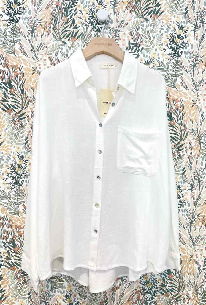 Oversized Damen Shirt aus Leinenmaterial in weiss I Unikat Store Karlsruhe