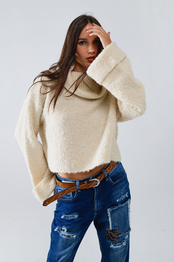 Crop-Strickpullover mit hohem Kragen