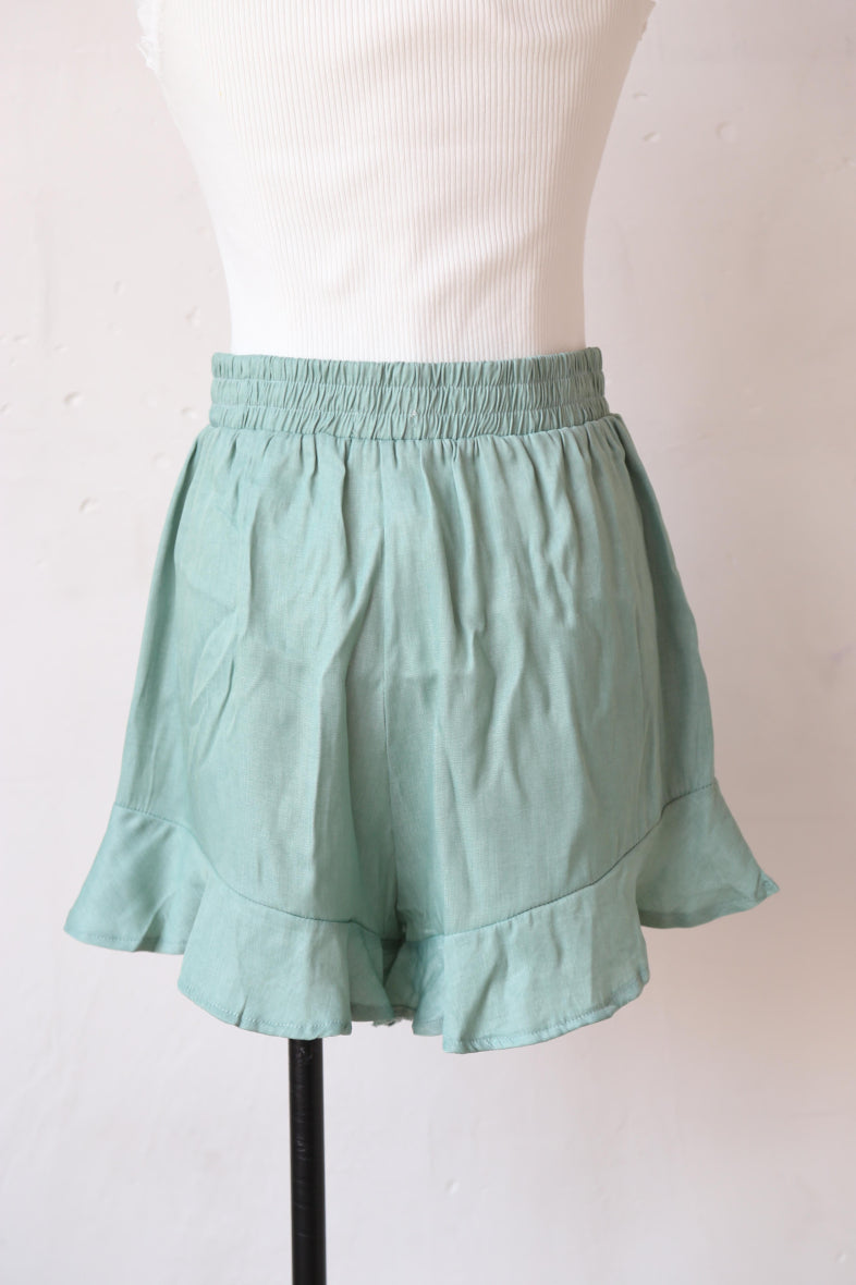 High Waist Shorts mit Rüschen