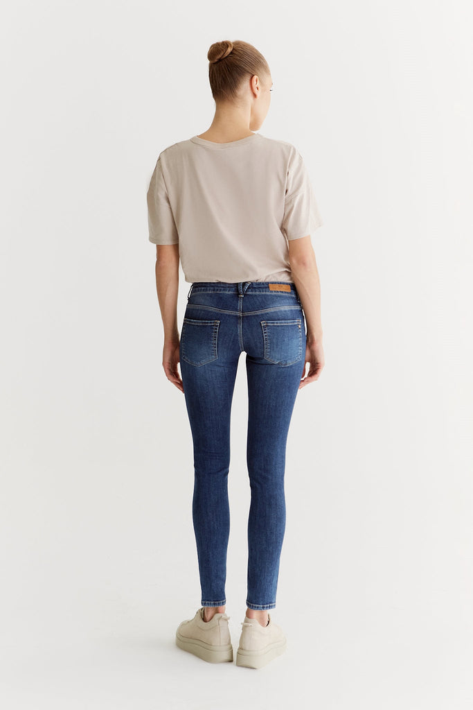 Damen Mid Waist Jeans COJ Allissa saphire blue I UNiKAT Store Karlsruhe